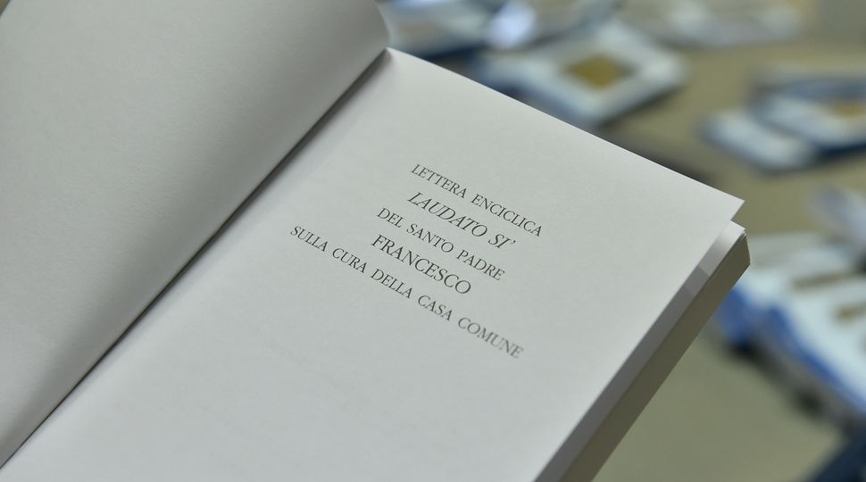Offizielle Präsentation im Vatikan am 18. Juni 2015 150618-93-000088.jpg